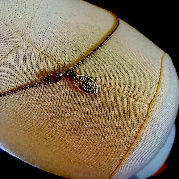 Disney Pirates of the Caribbean Johnny Depp Captain Sparrow 2006 Pistol necklace - Picture 6 of 6